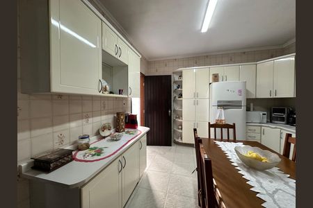 Casa à venda com 295m², 5 quartos e 2 vagas Casa à venda com 295m², 5 quartos e 2 vagasCozinha