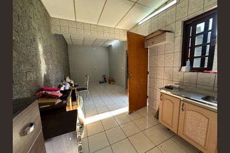 Casa à venda com 295m², 5 quartos e 2 vagas Casa à venda com 295m², 5 quartos e 2 vagasEdícula