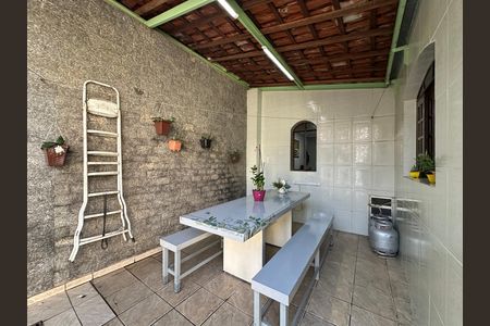 Casa à venda com 295m², 5 quartos e 2 vagas Casa à venda com 295m², 5 quartos e 2 vagasChurrasqueira