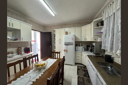 Casa à venda com 295m², 5 quartos e 2 vagas Casa à venda com 295m², 5 quartos e 2 vagasCozinha