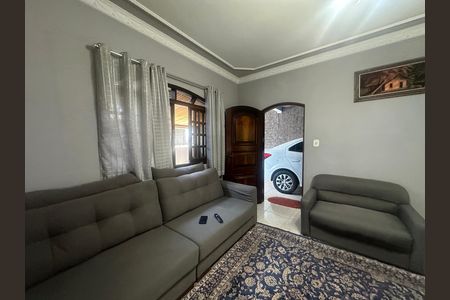 Casa à venda com 295m², 5 quartos e 2 vagas Casa à venda com 295m², 5 quartos e 2 vagasSala