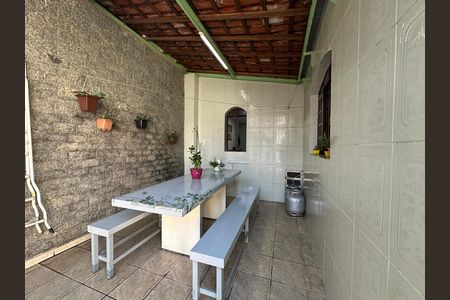 Casa à venda com 295m², 5 quartos e 2 vagas Casa à venda com 295m², 5 quartos e 2 vagasChurrasqueira