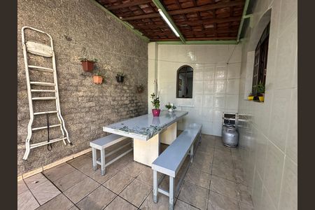 Casa à venda com 295m², 5 quartos e 2 vagas Casa à venda com 295m², 5 quartos e 2 vagasChurrasqueira