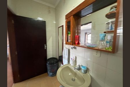 Casa à venda com 295m², 5 quartos e 2 vagas Casa à venda com 295m², 5 quartos e 2 vagasBanheiro da Suíte 2