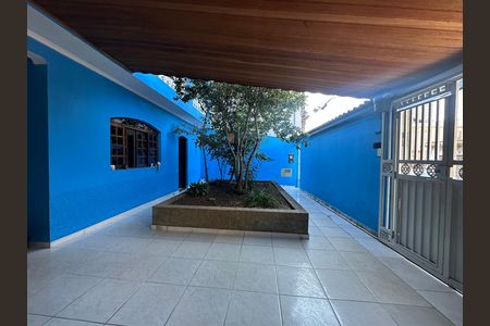Casa à venda com 295m², 5 quartos e 2 vagas Casa à venda com 295m², 5 quartos e 2 vagasQuintal