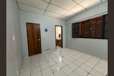 Casa à venda com 295m², 5 quartos e 2 vagas Casa à venda com 295m², 5 quartos e 2 vagasSuíte 3 - Edícula