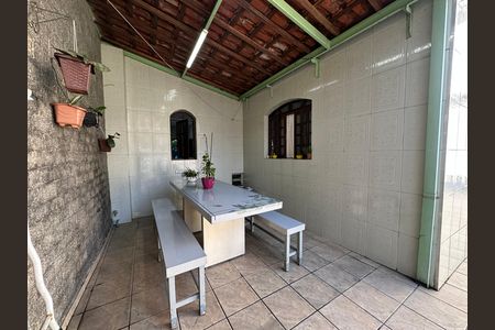 Casa à venda com 295m², 5 quartos e 2 vagas Casa à venda com 295m², 5 quartos e 2 vagasChurrasqueira