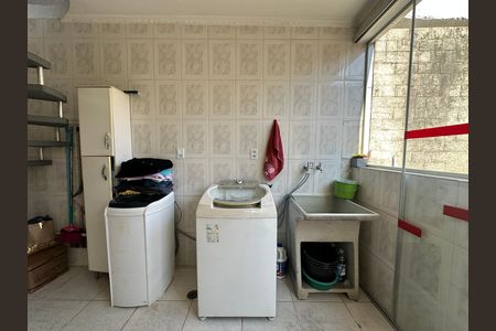 Casa à venda com 295m², 5 quartos e 2 vagas Casa à venda com 295m², 5 quartos e 2 vagasÁrea de Serviço