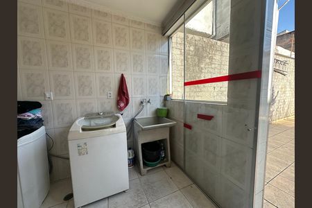 Casa à venda com 295m², 5 quartos e 2 vagas Casa à venda com 295m², 5 quartos e 2 vagasÁrea de Serviço