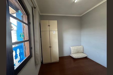 Casa à venda com 295m², 5 quartos e 2 vagas Casa à venda com 295m², 5 quartos e 2 vagasQuarto 2