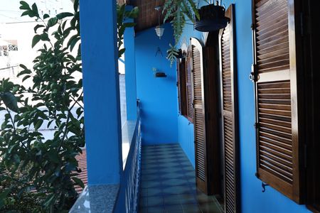 Casa à venda com 295m², 5 quartos e 2 vagas Casa à venda com 295m², 5 quartos e 2 vagasVaranda