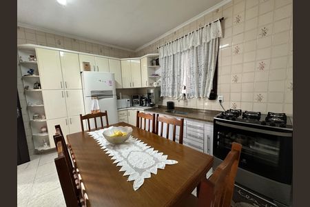 Casa à venda com 295m², 5 quartos e 2 vagas Casa à venda com 295m², 5 quartos e 2 vagasCozinha