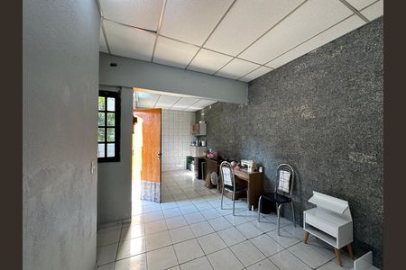 Casa à venda com 295m², 5 quartos e 2 vagas Casa à venda com 295m², 5 quartos e 2 vagasEdícula