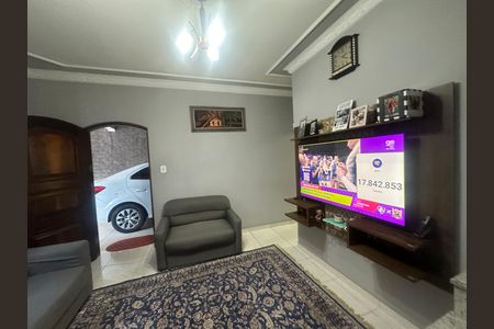 Casa à venda com 295m², 5 quartos e 2 vagas Casa à venda com 295m², 5 quartos e 2 vagasSala