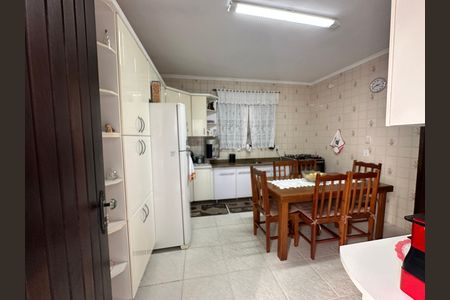 Casa à venda com 295m², 5 quartos e 2 vagas Casa à venda com 295m², 5 quartos e 2 vagasCozinha