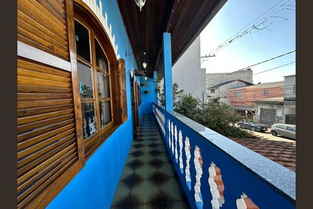 Casa à venda com 295m², 5 quartos e 2 vagas Casa à venda com 295m², 5 quartos e 2 vagasVaranda
