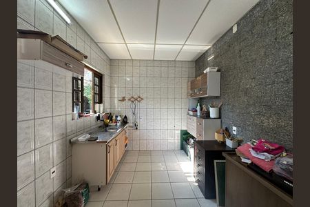 Casa à venda com 295m², 5 quartos e 2 vagas Casa à venda com 295m², 5 quartos e 2 vagasEdícula