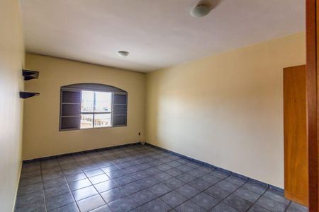 Casa à venda com 240m², 4 quartos e 3 vagas