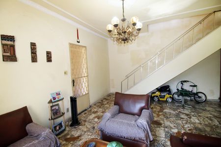 Casa à venda com 480m², 2 quartos e 5 vagasSala