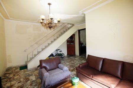 Casa à venda com 480m², 2 quartos e 5 vagasSala