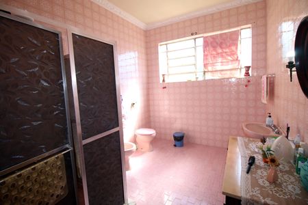 Casa à venda com 480m², 2 quartos e 5 vagasBanheiro Social