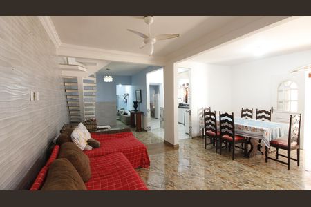 Casa para alugar com 3 quartos, 140m² em São Cristóvão, Cabo Frio
