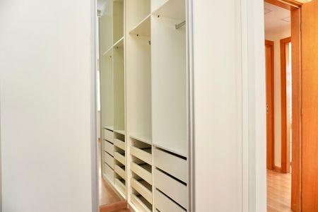 Apartamento para alugar com 180m², 3 quartos e 3 vagas Apartamento para alugar com 180m², 3 quartos e 3 vagasSuíte - Closet