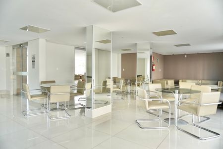 Apartamento para alugar com 180m², 3 quartos e 3 vagas Apartamento para alugar com 180m², 3 quartos e 3 vagasÁrea comum - Salão de festas