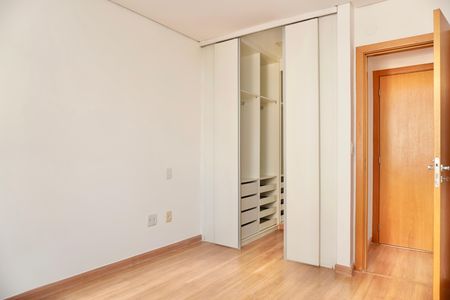 Apartamento para alugar com 180m², 3 quartos e 3 vagas Apartamento para alugar com 180m², 3 quartos e 3 vagasSuíte