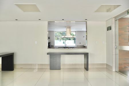 Apartamento para alugar com 180m², 3 quartos e 3 vagas Apartamento para alugar com 180m², 3 quartos e 3 vagasÁrea comum - Salão de festas