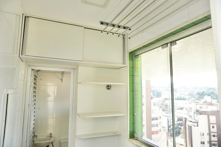 Apartamento para alugar com 180m², 3 quartos e 3 vagas Apartamento para alugar com 180m², 3 quartos e 3 vagasÁrea de Serviço