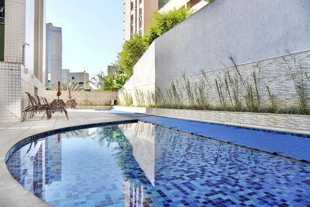Apartamento para alugar com 180m², 3 quartos e 3 vagas Apartamento para alugar com 180m², 3 quartos e 3 vagasÁrea comum - Piscina