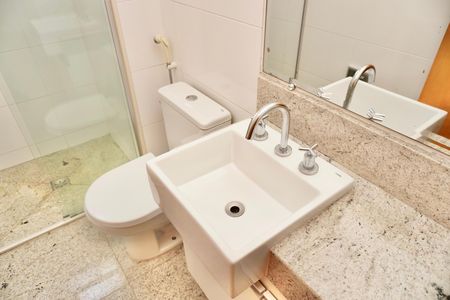 Apartamento para alugar com 180m², 3 quartos e 3 vagas Apartamento para alugar com 180m², 3 quartos e 3 vagasBanheiro da Suíte
