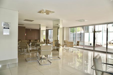 Apartamento para alugar com 180m², 3 quartos e 3 vagas Apartamento para alugar com 180m², 3 quartos e 3 vagasÁrea comum - Salão de festas