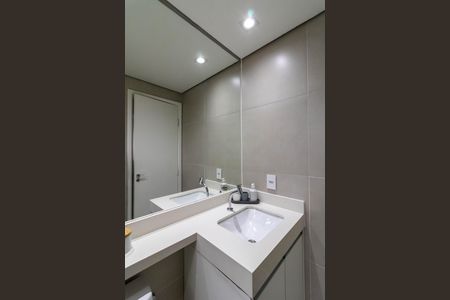 Banheiro de apartamento à venda com 2 quartos, 50m² em Jardim Sao Geraldo, Guarulhos