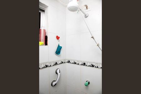 Banheiro de apartamento à venda com 2 quartos, 51m² em Menino Deus, Porto Alegre