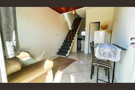 Kitnet/Studio para alugar com 1 quarto, 45m² em Jardim Miramar, Rio das Ostras