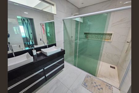 Banheiro de casa à venda com 7 quartos, 540m² em  Taguatinga Brasília, Brasília
