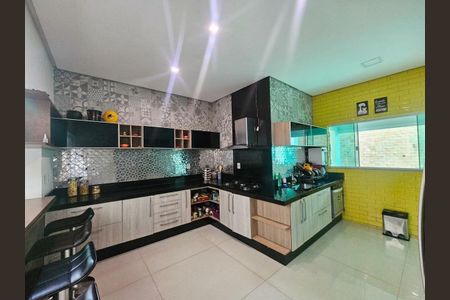 Cozinha de casa à venda com 7 quartos, 540m² em  Taguatinga Brasília, Brasília