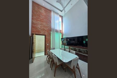Casa à venda com 540m², 7 quartos e 4 vagas Casa à venda com 540m², 7 quartos e 4 vagasSala de Jantar