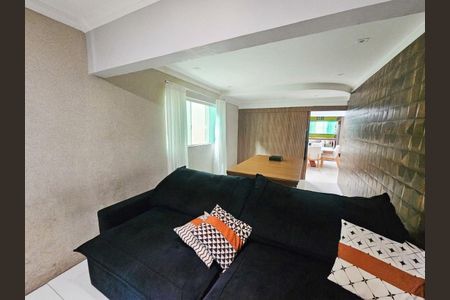 Casa à venda com 540m², 7 quartos e 4 vagas Casa à venda com 540m², 7 quartos e 4 vagasSala
