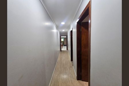 Casa à venda com 540m², 7 quartos e 4 vagas Casa à venda com 540m², 7 quartos e 4 vagasCorredor