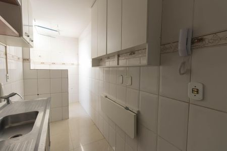 Apartamento para alugar com 74m², 2 quartos e 1 vaga Apartamento para alugar com 74m², 2 quartos e 1 vagaCozinha e Área de Serviço