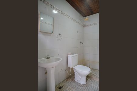 Casa para alugar com 1200m², 2 quartos e 2 vagas Casa para alugar com 1200m², 2 quartos e 2 vagasBanheiro externo