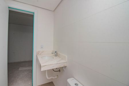 Banheiro de kitnet/studio à venda com 1 quarto, 43m² em Petrópolis, Porto Alegre