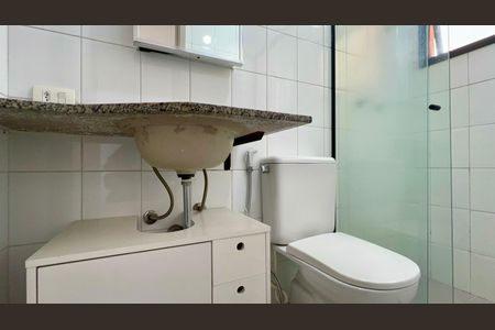 Apartamento à venda com 32m², 1 quarto e 1 vaga Apartamento à venda com 32m², 1 quarto e 1 vagaBanheiro da Suíte