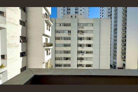 Apartamento à venda com 32m², 1 quarto e 1 vaga Apartamento à venda com 32m², 1 quarto e 1 vagaVaranda da Suite