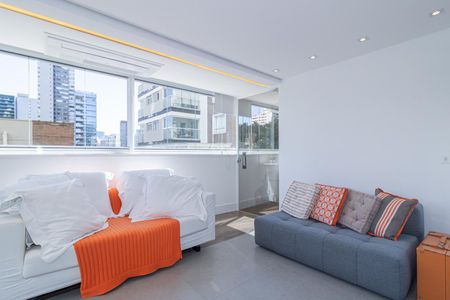 Studio à venda com 80m², 1 quarto e 1 vaga Studio à venda com 80m², 1 quarto e 1 vagaVaranda
