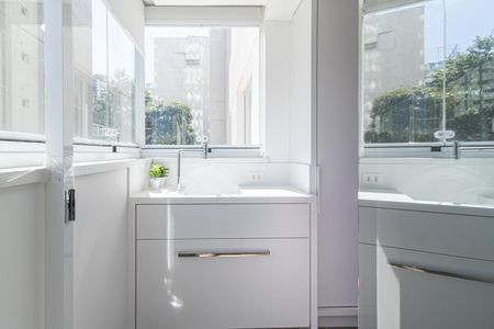 Studio à venda com 80m², 1 quarto e 1 vaga Studio à venda com 80m², 1 quarto e 1 vagaÁrea de Serviço