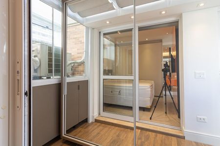 Studio à venda com 80m², 1 quarto e 1 vaga Studio à venda com 80m², 1 quarto e 1 vagaQuarto - Armários